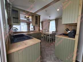 Stunning Platinum Caravan in Rhyl 2 mins to Beach